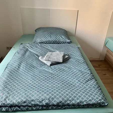 Gegenueber Vom Theater * غيرا